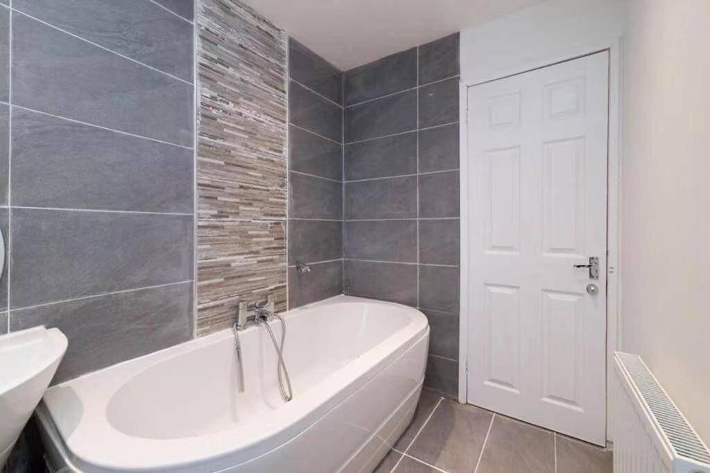 Light-Luxury Flat Apartment Glasgow Exterior photo